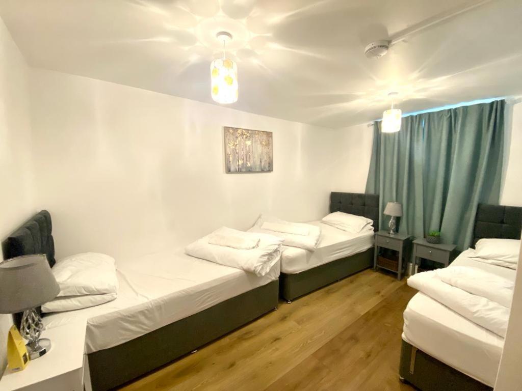 Central Suite, 3 Single Beds Bristol Buitenkant foto